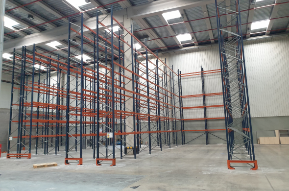 Imagen sobre el servicio de Estanterías industriales para naves